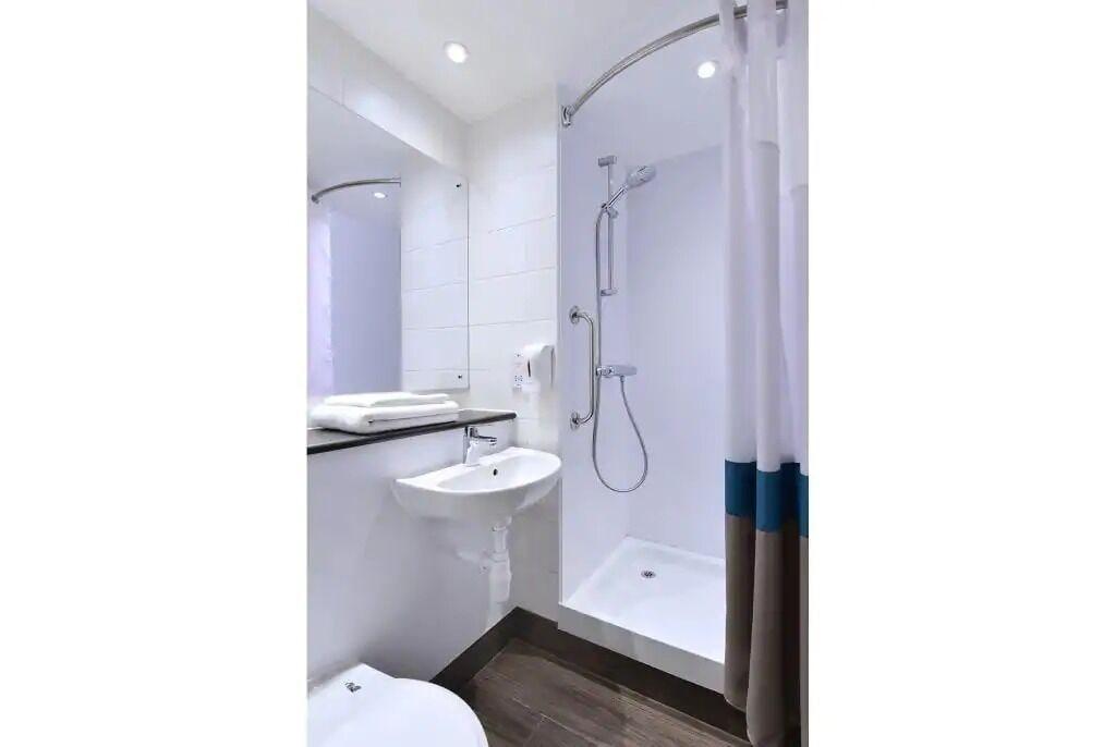 Travelodge London Docklands Екстериор снимка