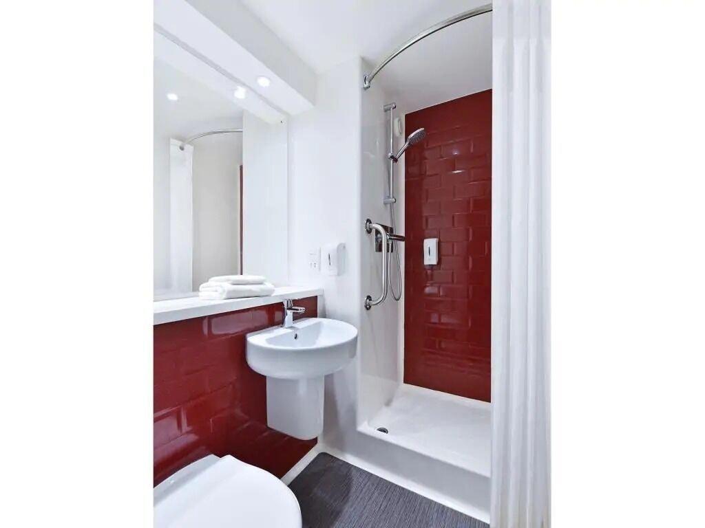 Travelodge London Docklands Екстериор снимка