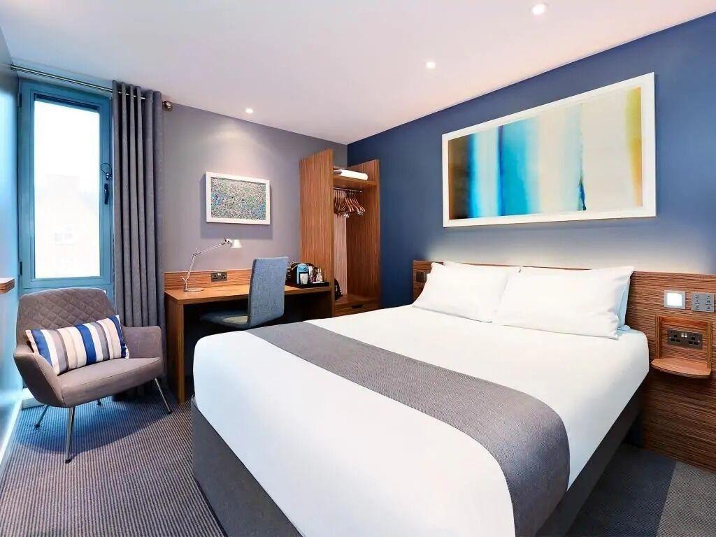 Travelodge London Docklands Екстериор снимка