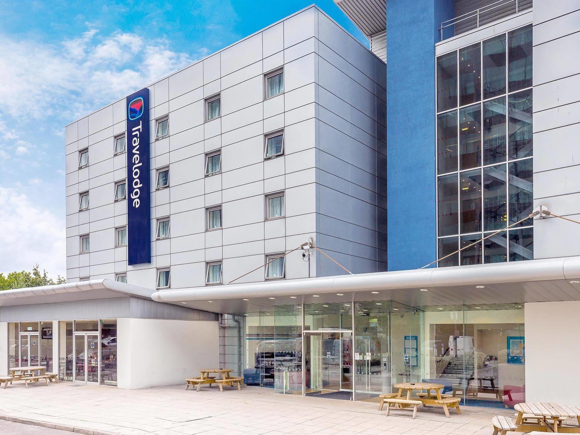 Travelodge London Docklands Екстериор снимка