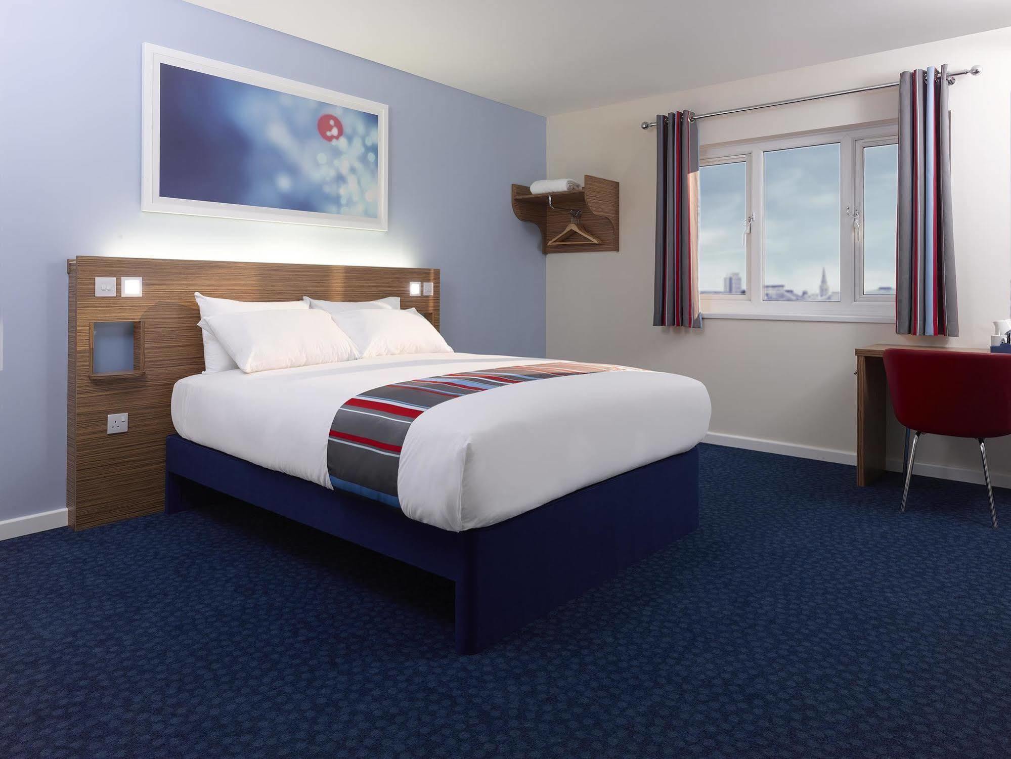 Travelodge London Docklands Екстериор снимка