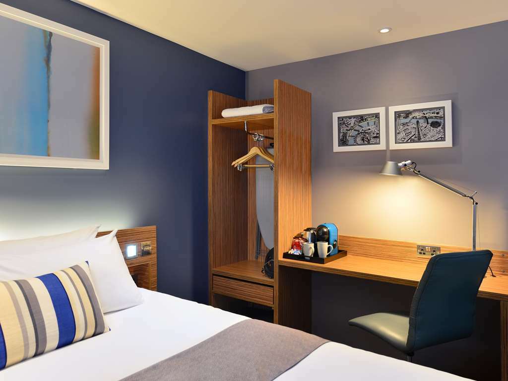 Travelodge London Docklands Стая снимка